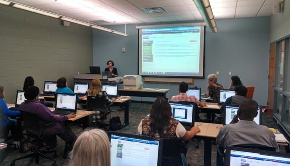 Kat Minor gives an overview of the different features of Transparent Language for the French class.